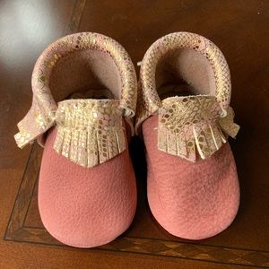 Freshly Picked Rose and Gold Pattern moccs